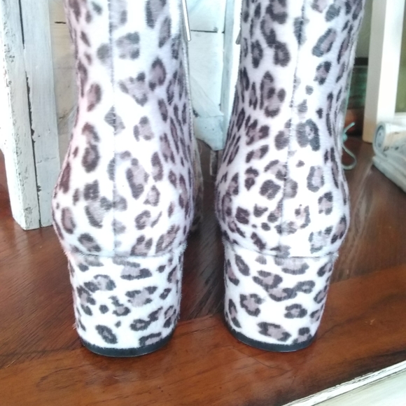 NEW snow leopard booties - Picture 3 of 8